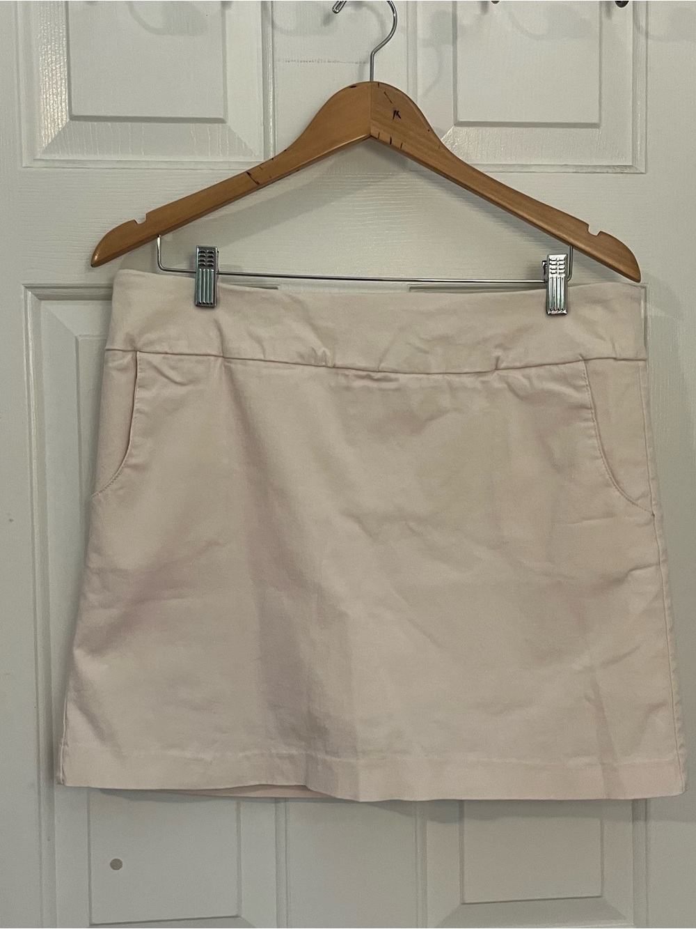 Pale pink stretch skort
